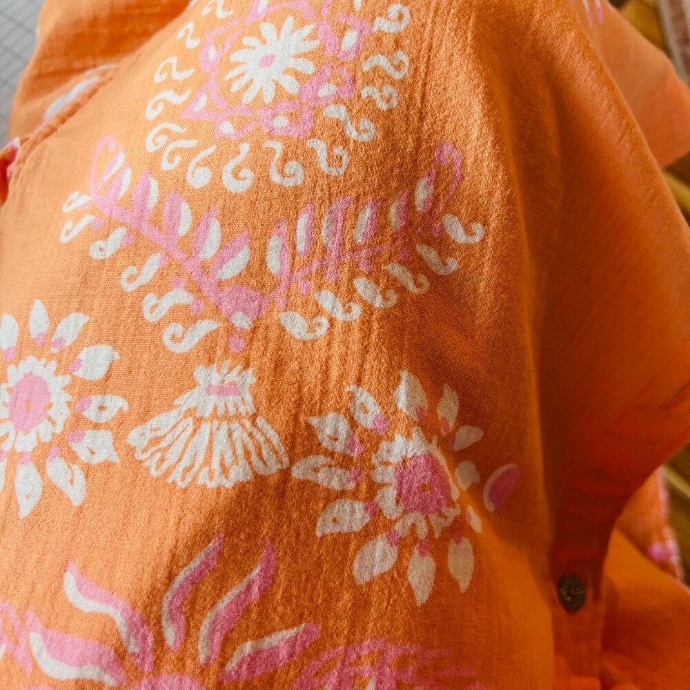 Lilly Pulitzer Button-Up Top - Picture 13 of 13